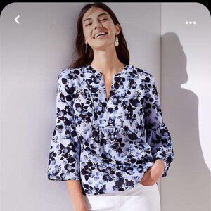 LOFT BLUE FLORAL BLOUSE M